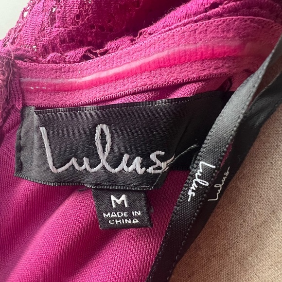 Lulu’s Jaclyn Magenta Lace off the shoulder midi crocheted dress lined size M - Picture 6 of 10